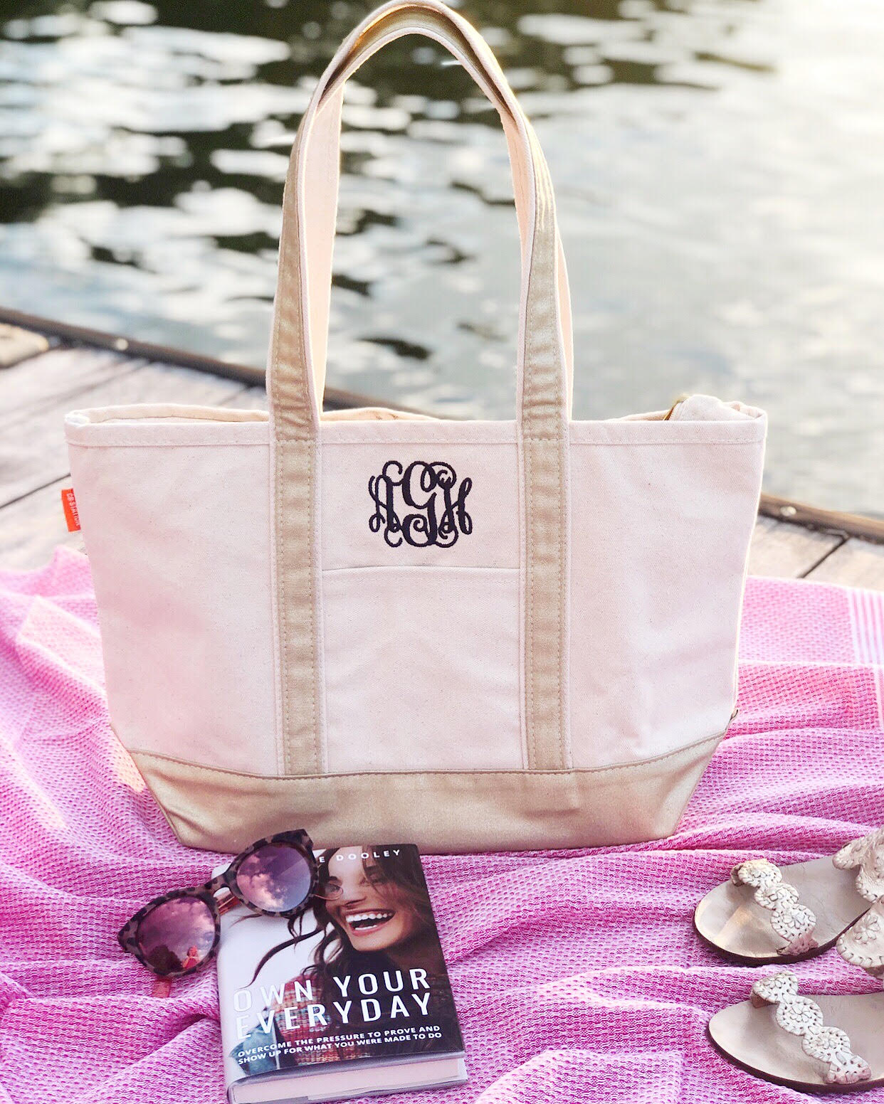 Beach Bag Must Haves