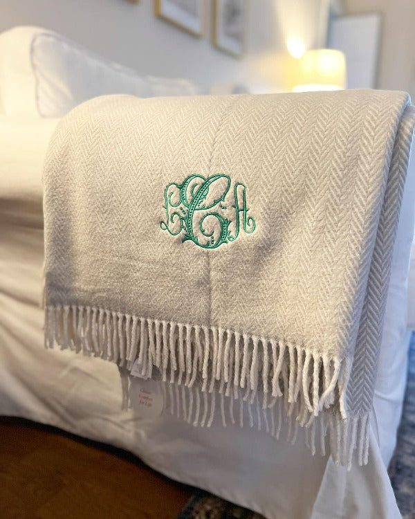 Monogrammed White Linen Dinner Napkins - Carolina Dandy